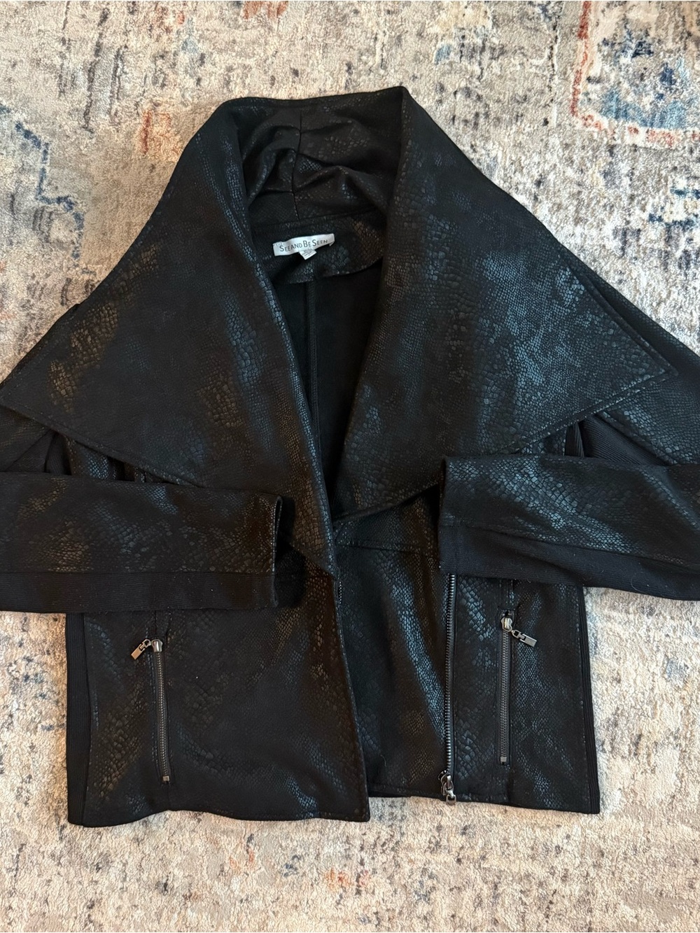 Shiny Black Women's Jacket & Coat - Sleeveless Draped Collar